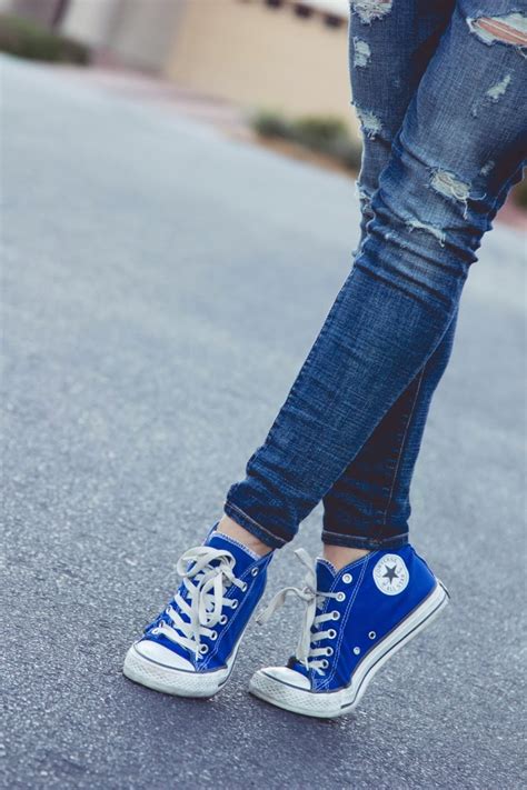 how to style colourful sneakers|how to style colored shoes.